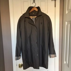 Burberry Coat with detachable warmer